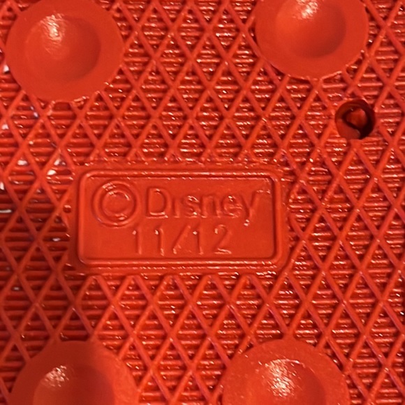 Disney Minnie Mouse Slides Red w/White Polka Dot Bow. 11/12 kids - Picture 5 of 6